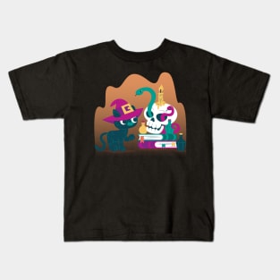 Witchy cat Kids T-Shirt